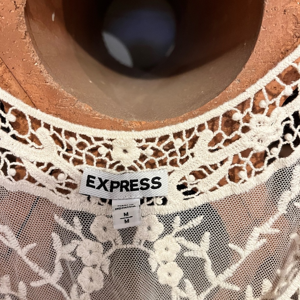 Express lace top - Picture 3 of 5